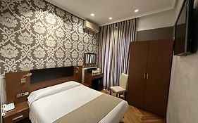 Hostal Atocha Almudena Martín